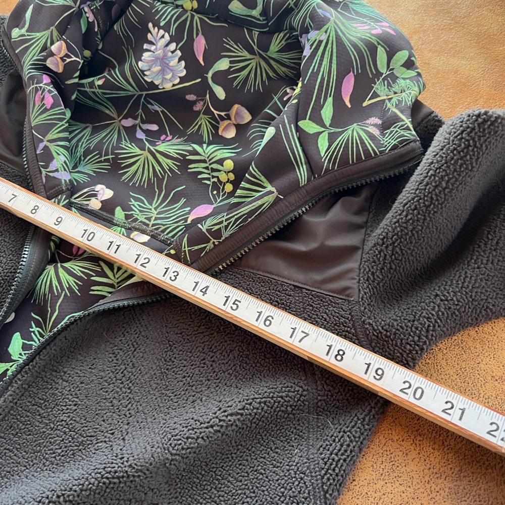 Helly Hansen Reversible Medium Weight Fleece Ski … - image 6